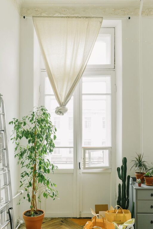 Quick Ideas to Brighten a Dark Room